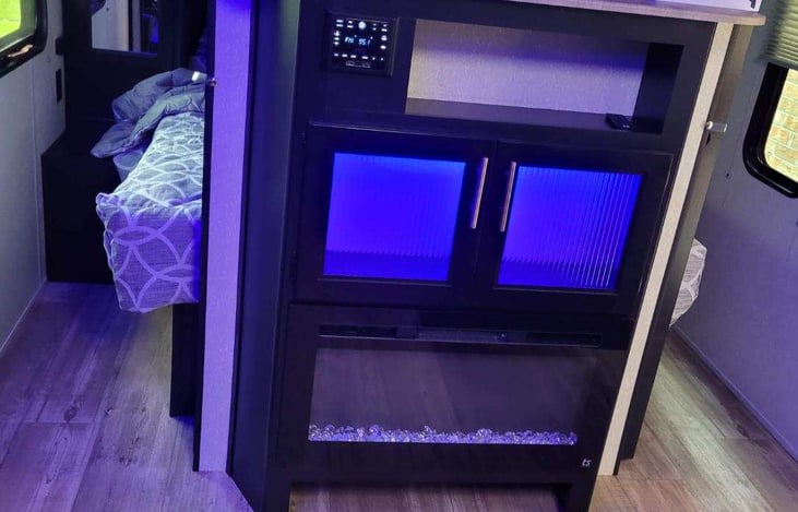 Electric fireplace, Bluetooth radio