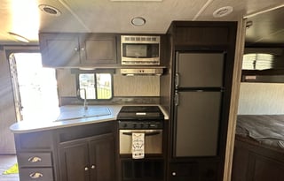 2019 Cruiser Shadow Cruiser 240BHS