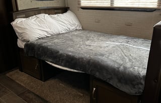 Fully Furnished, loaded RV-Bunkhouse!