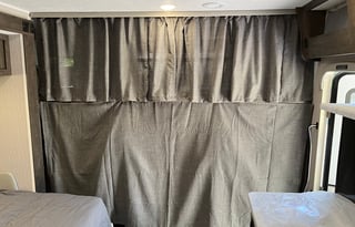 BEAUTIFUL/COMFORTABLE RV ~FULLY STOCKED ~SLEEPS 8