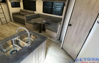 2024 Coachman Northern Spirit - sleeps 9