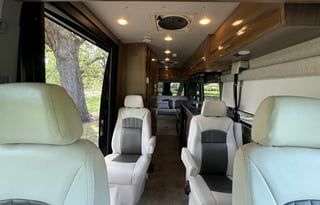 Raven-Lux “In My Touring Era” RV Seats 7 Sleeps 2
