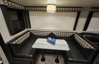 Escape –Spacious and Pet-Friendly Adventure Awaits