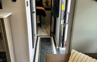 2024 Luxurious, Loaded & Spacious 2 Bdrm Pets Free