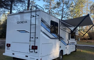 ZWS Luxury Rentals Brand New 2026 Thor Geneva 28VT