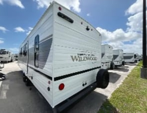 Forest River RV Wildwood X-Lite 273QBXL
