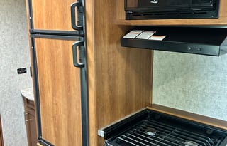 2018 Prime Time RV Avenger 26BH