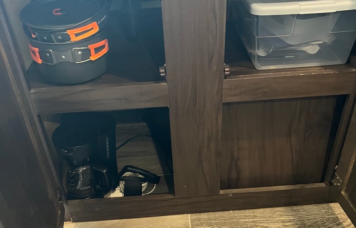 Cookware, coffee maker and coffee.