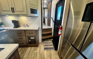 Willow- 2024 Alliance Paradigm 395DS