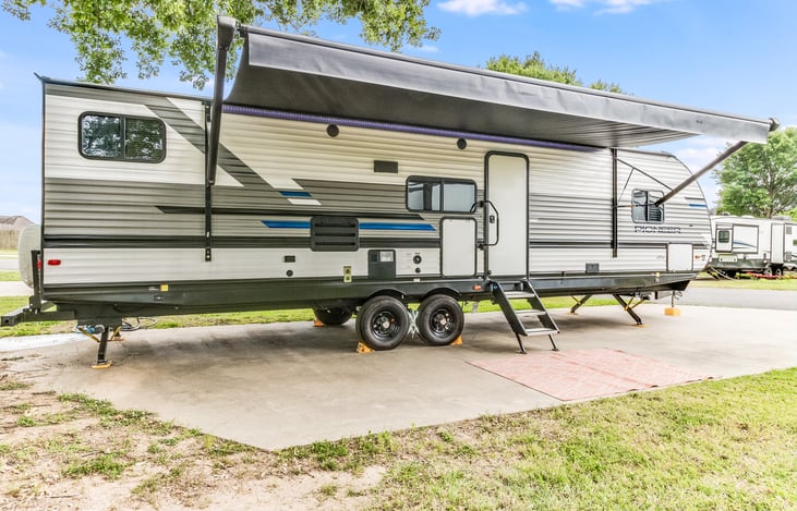 Right side from back view with awning out.