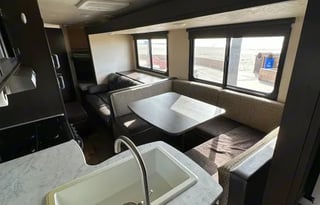 T3 - 2019 Salem Cruise Sleeps-10!! Huge Space