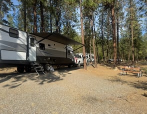 Prime Time RV Avenger 29QBS