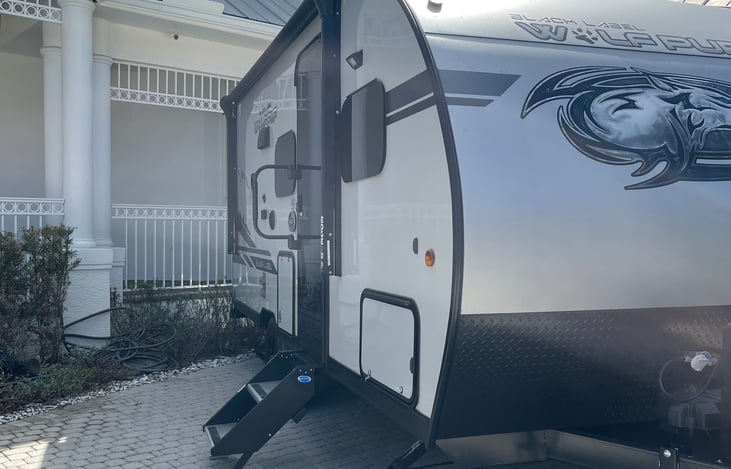 Long 30-day home renovation in Naples, stationary accommodation