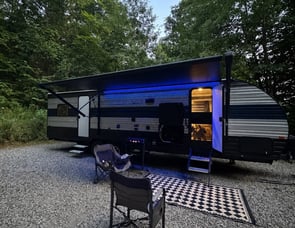 Forest River RV Cherokee Grey Wolf 27RR