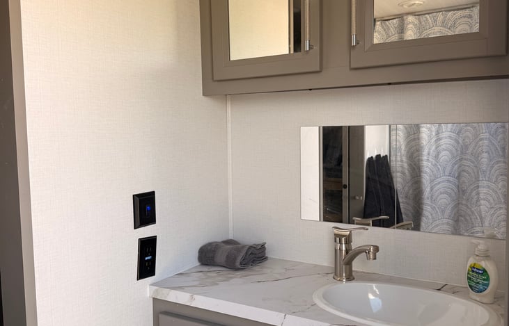Back bedroom bathroom