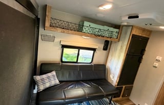 Cozy Toy Hauler | Pet Friendly | Sleeps 3