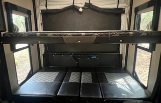 2018 5th Wheel Genesis Supreme 32 CR ToyHauler