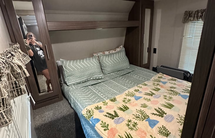 Master bedroom with queen size bed