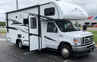 2022 EAST TO WEST Entrada 2200S