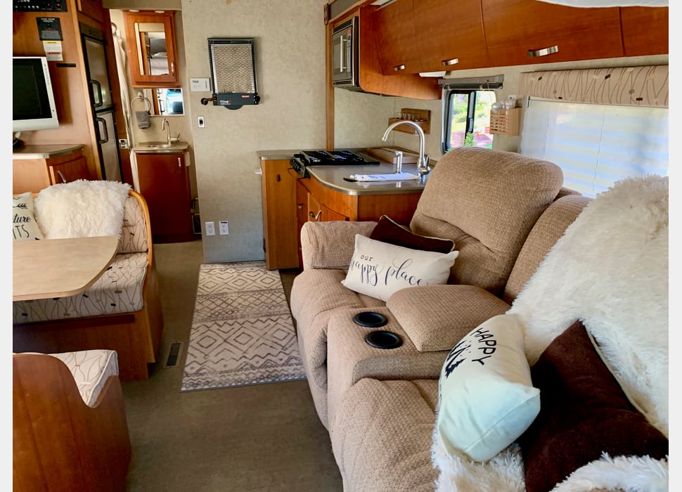 Class C Motor Home rentals in Temecula