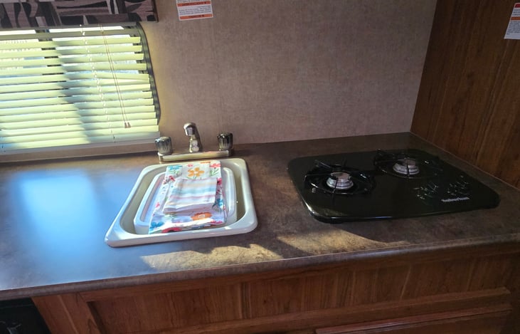 drying rack, soap & dishtowels supplied