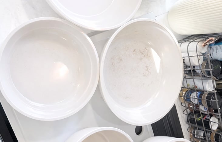 Includes a frying pan, sauté pan, sauce pot, and medium pot for everyday meal preparation. Removable handle is for lifting only and should not be used while cooking.