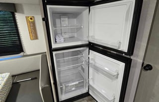 Brand New Viking, Spacious and Clean "The Beehive"