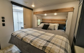 Dusty Roads-Couples Retreat-2 b ,2bath-Ins. Inc