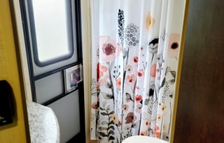 Best Cozy and Family-Friendly Approved 2017 Camper