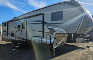 2019 Keystone Laredo MTN2676