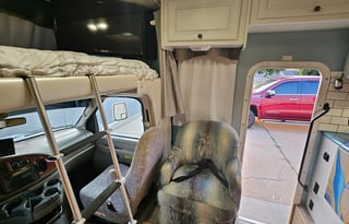 2010 Four Winds RV Chateau 31B