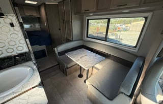 Sleep 6 - Luxury Family Fun RV Coachmen