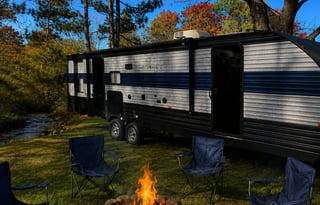 "Not your Cousin Eddies" luxury RV w/ Bunkhouse
