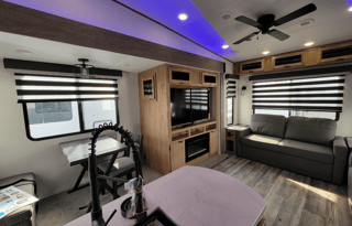 Big Blue Dog Friendly 5th wheel