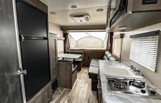 2017 KZ Escape Kid Approved Pet Friendly Lightweight Expandable RV Rental