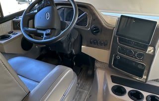 2022 Thor Hurricane - Your Luxury Rolling Retreat