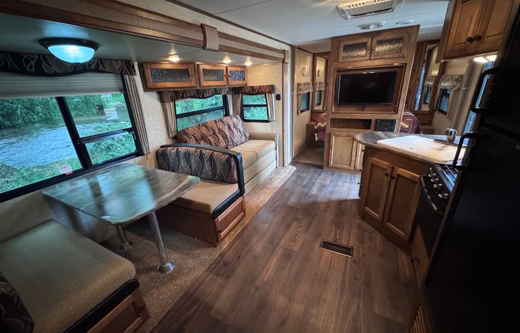 Perfect for couples, or dinette and sofa can be converted to beds.