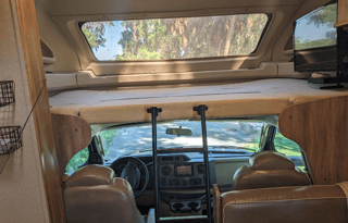 Family Adventure on Wheels 2019 Jayco Greyhawk