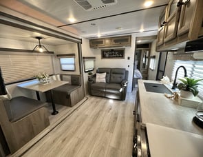 Forest River RV Surveyor Legend 252RBLE