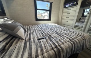 Alante Family Luxury RV - Endless Adventures!  A-1