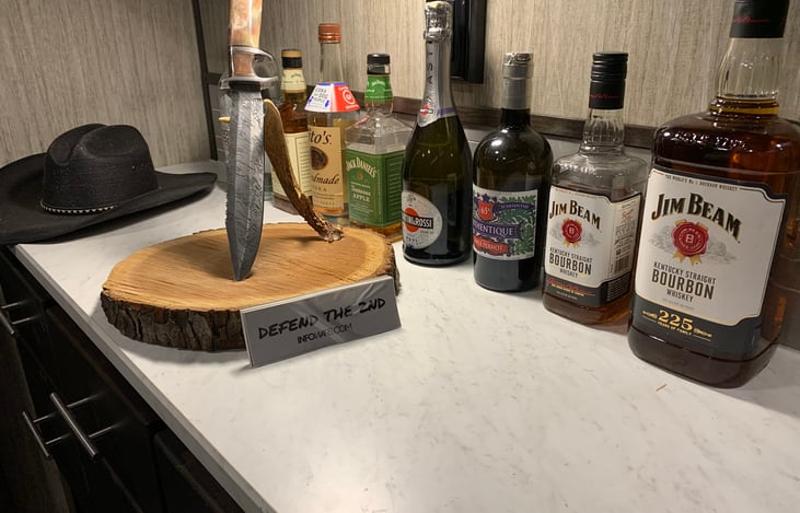 Use the counter space next to the kitchen for your favorite adult drinks and souvenirs or serve up great meals from this space!