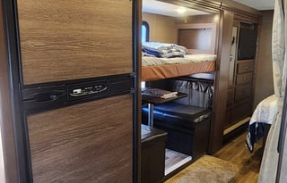 32' Bunkhouse  - Your Home Away From Home