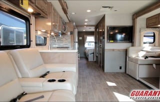 2018 Thor Motor Coach Miramar 35.2