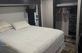 Roberts 2021 Keystone Montana Couples