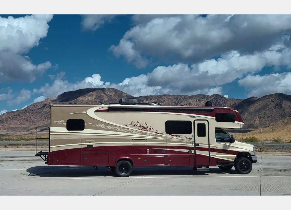 Class C Motor Home rentals in Grand Terrace