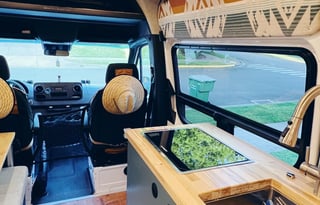 2019 Freightliner Sprinter - Vanna White 4x4