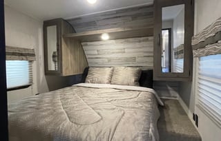 2021 34 FT Toy Hualer