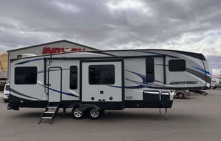 2019 Forest River RV Cherokee Arctic Wolf 305ML6