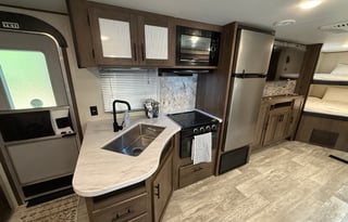 2021 Prime Time RV Avenger 27DBS