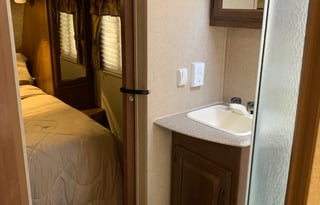 2015 Coachmen Freedom Express 320BHDS